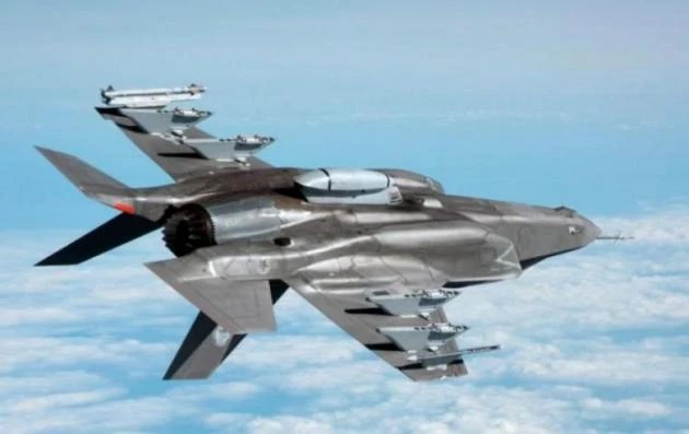 F-35 vs J-20: Ποιο stealth μαχητικό πέμπτης γενιάς θα έχει το πάνω χέρι στη μάχη των αιθέρων